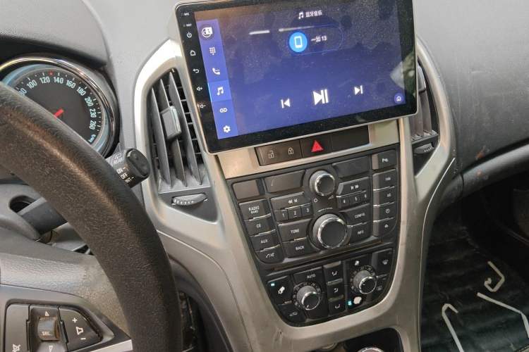Used Buick GT 2014 XT 1.6L Automatic Fashion Edition Audio And AC Panel