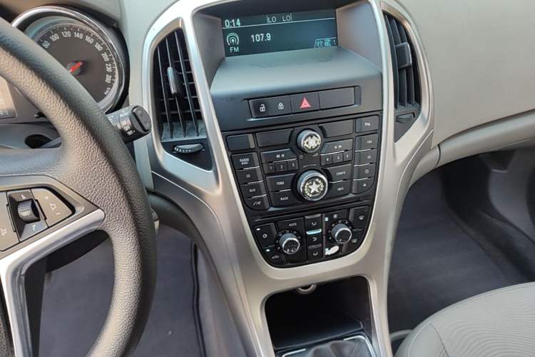 Used Buick GT 2014 XT 1.6L Manual Entry-Level Model Audio And AC Panel