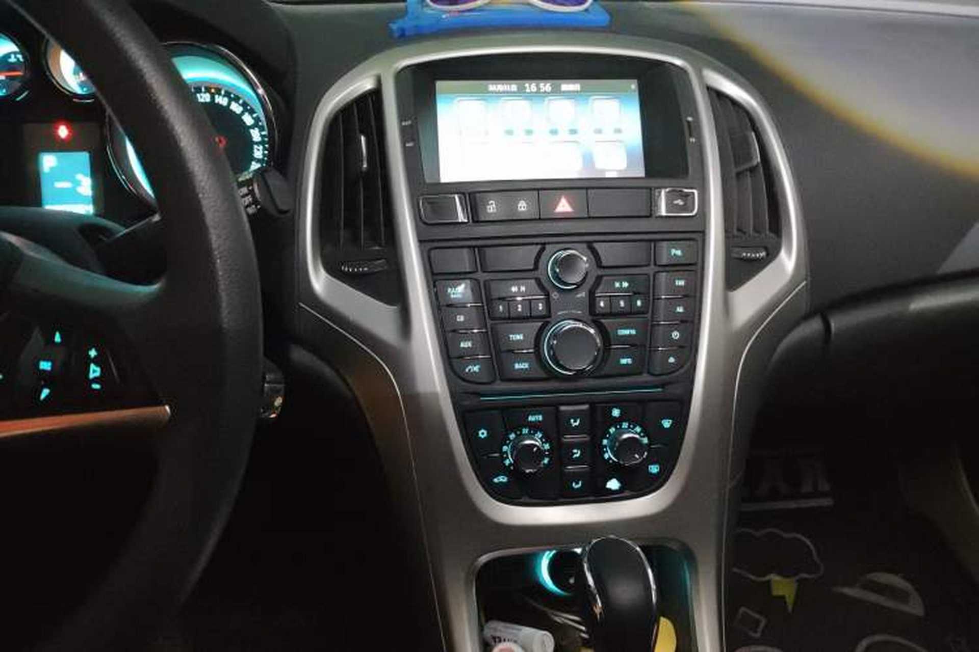 Used Buick GT 2014 XT 1.6L Automatic Comfort Edition Audio And AC Panel