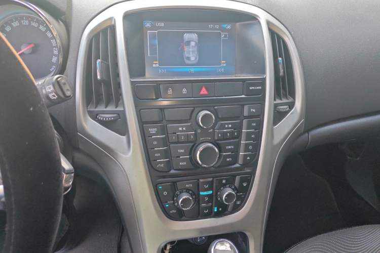 Used Buick GT 2014 XT 1.6L Automatic Fashion Edition Audio And AC Panel