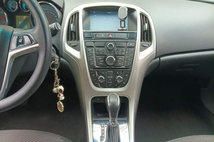 Used Buick GT 2014 XT 1.6L Automatic Fashion Edition Audio And AC Panel