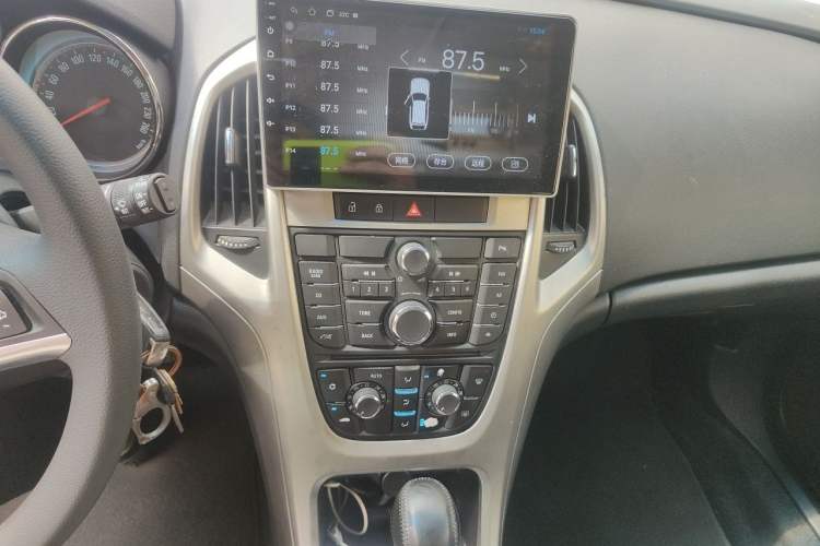 Used Buick GT 2014 XT 1.6L Automatic Fashion Edition Audio And AC Panel