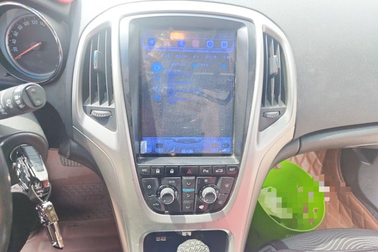 Used Buick GT 2014 XT 1.6L Automatic Fashion Edition Audio And AC Panel
