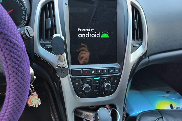 Used Buick GT 2014 XT 1.6L Automatic Fashion Edition Audio And AC Panel