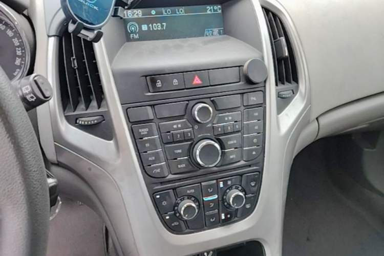 Used Buick GT 2014 XT 1.6L Manual Entry-Level Model Audio And AC Panel