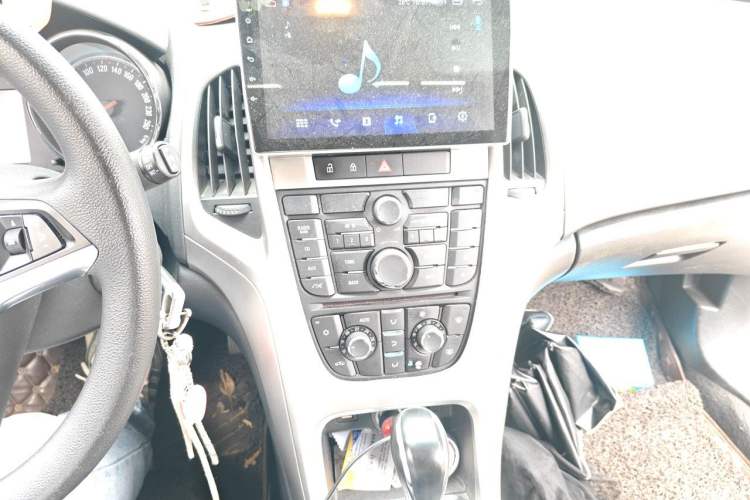 Used Buick GT 2014 XT 1.6L Automatic Fashion Edition Audio And AC Panel