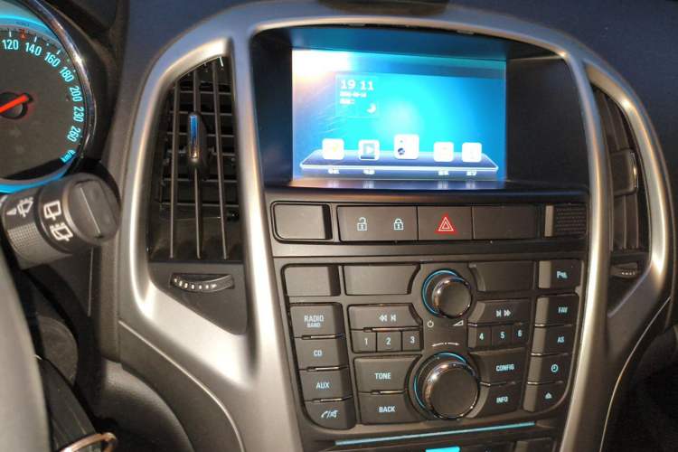 Used Buick GT 2014 XT 1.6L Automatic Fashion Edition Audio And AC Panel