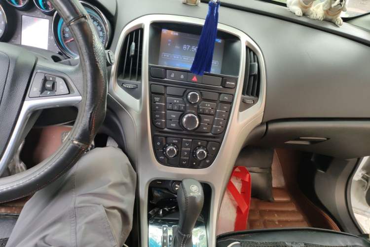 Used Buick GT 2014 XT 1.6L Automatic Fashion Edition Audio And AC Panel
