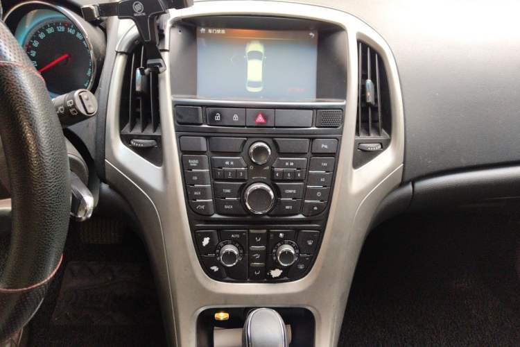 Used Buick GT 2014 XT 1.6L Automatic Fashion Edition Audio And AC Panel