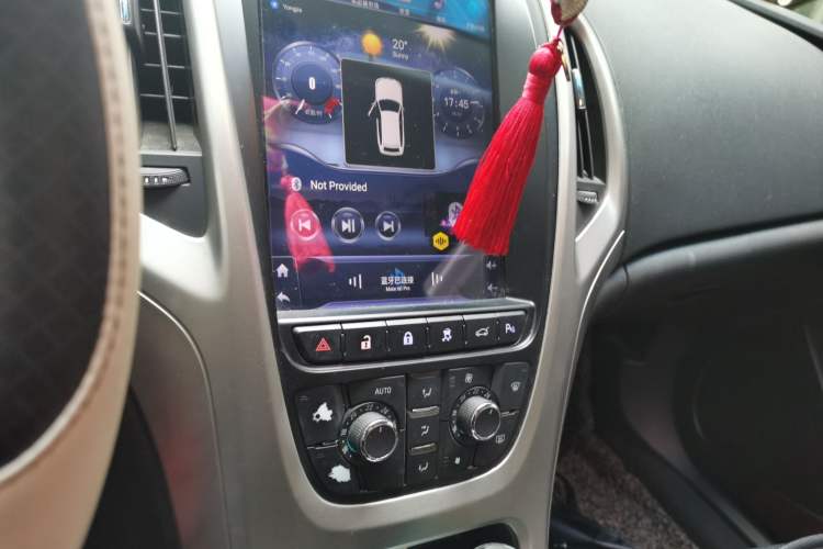 Used Buick GT 2014 XT 1.6L Automatic Fashion Edition Audio And AC Panel