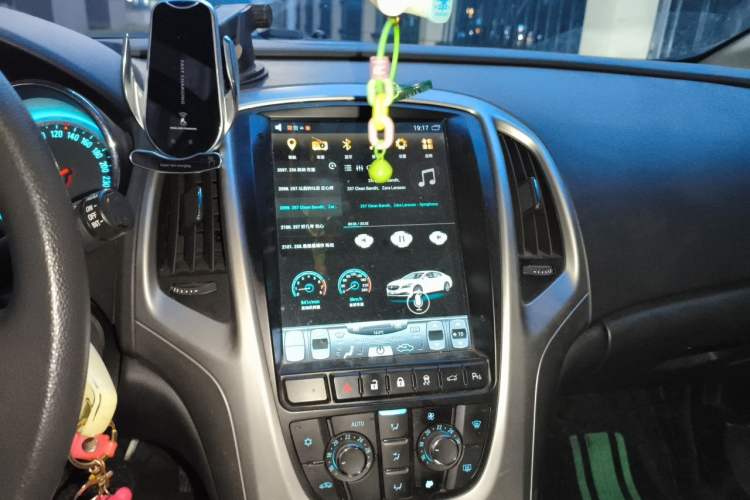 Used Buick GT 2014 XT 1.6L Automatic Comfort Edition Audio And AC Panel