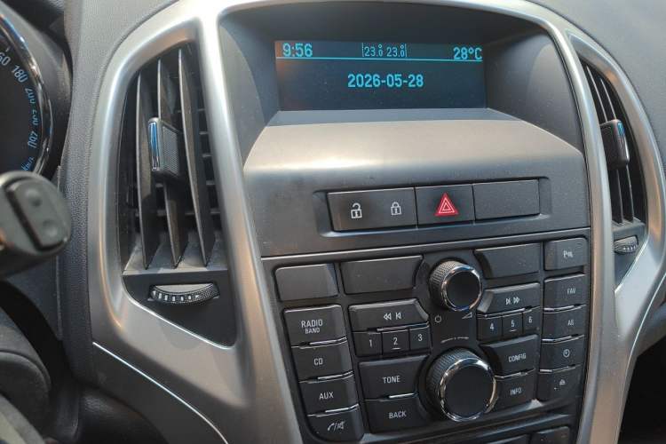 Used Buick GT 2014 XT 1.6L Automatic Fashion Edition Audio And AC Panel