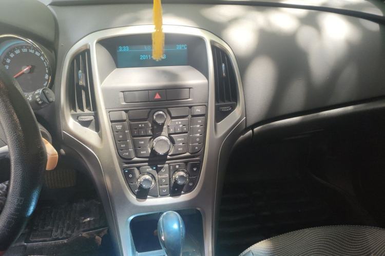 Used Buick GT 2014 XT 1.6L Automatic Fashion Edition Audio And AC Panel