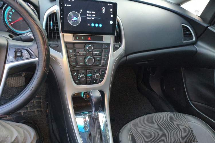 Used Buick GT 2014 XT 1.6L Automatic Fashion Edition Audio And AC Panel