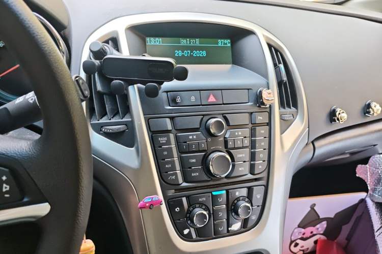 Used Buick GT 2014 XT 1.6L Automatic Fashion Edition Audio And AC Panel