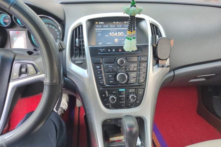 Used Buick GT 2014 XT 1.6L Automatic Fashion Edition Audio And AC Panel
