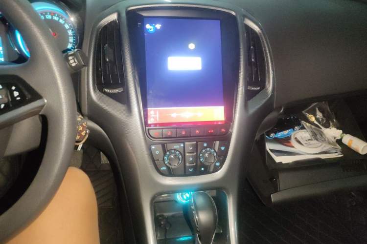 Used Buick GT 2014 XT 1.6L Automatic Fashion Edition Audio And AC Panel