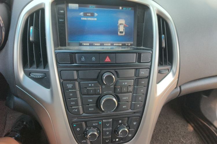 Used Buick GT 2014 XT 1.6L Automatic Fashion Edition Audio And AC Panel