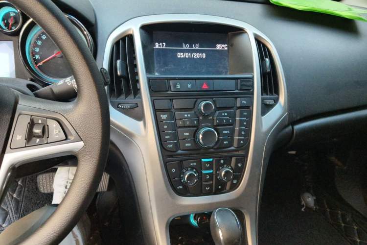 Used Buick GT 2014 XT 1.6L Automatic Fashion Edition Audio And AC Panel