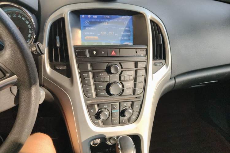 Used Buick GT 2014 XT 1.6L Automatic Comfort Edition Audio And AC Panel