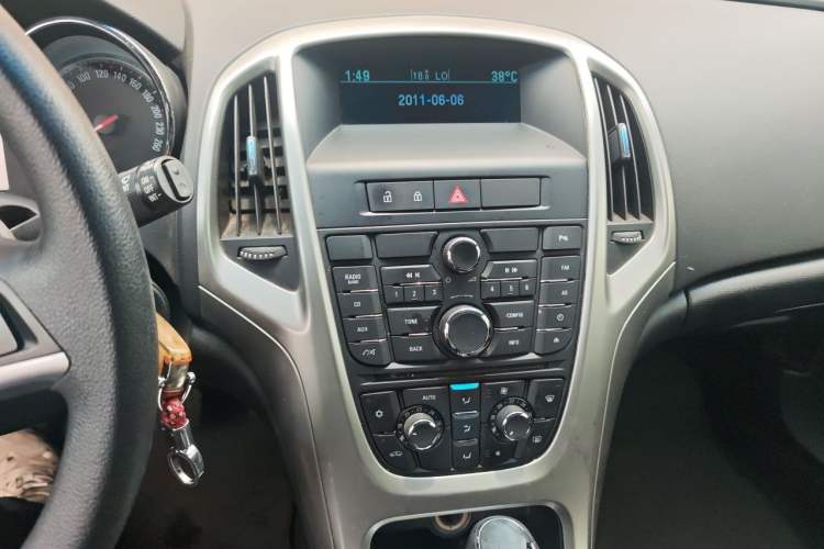 Used Buick GT 2014 XT 1.6L Automatic Fashion Edition Audio And AC Panel