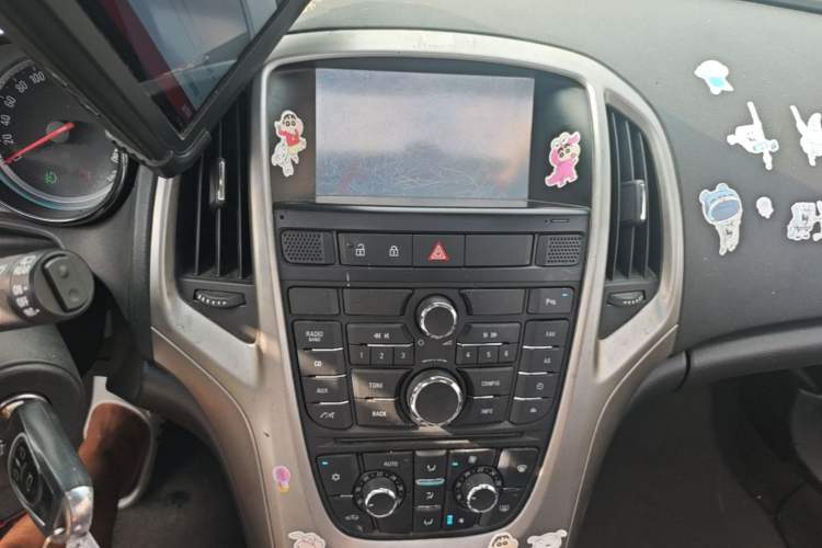 Used Buick GT 2014 XT 1.6L Automatic Fashion Edition Audio And AC Panel