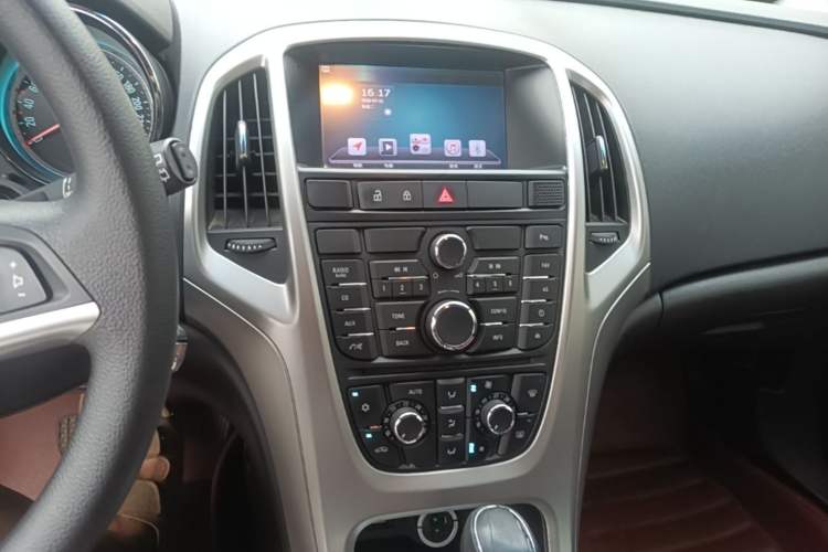Used Buick GT 2014 XT 1.6L Automatic Fashion Edition Audio And AC Panel