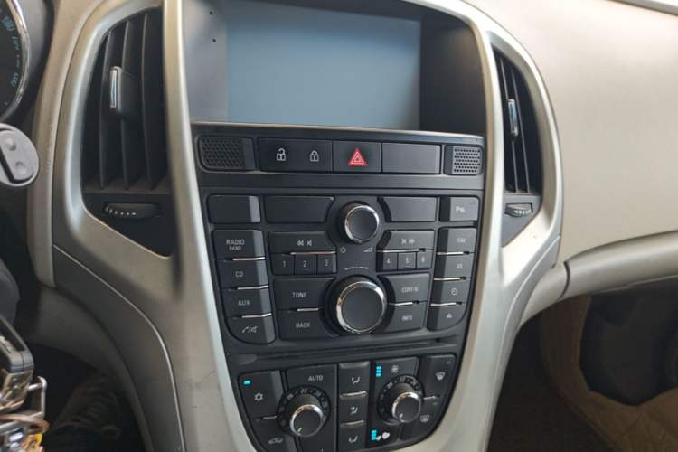 Used Buick GT 2014 XT 1.6L Manual Entry-Level Model Audio And AC Panel