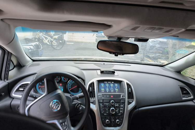 Used Buick GT 2014 XT 1.6T Automatic New Sharp Sport Edition Center Console