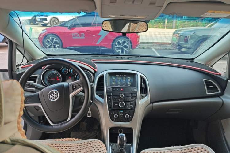 Used Buick GT 2014 XT 1.6L Manual Entry-Level Model Center Console