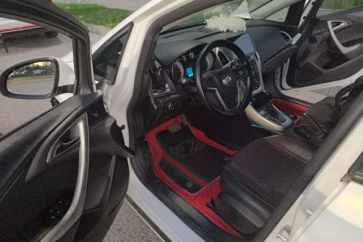 Used Buick GT 2014 XT 1.6L Automatic Fashion Edition Driver Seat