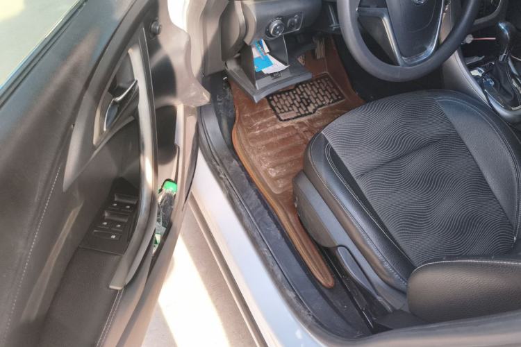 Used Buick GT 2014 XT 1.6L Automatic Fashion Edition Driver Seat
