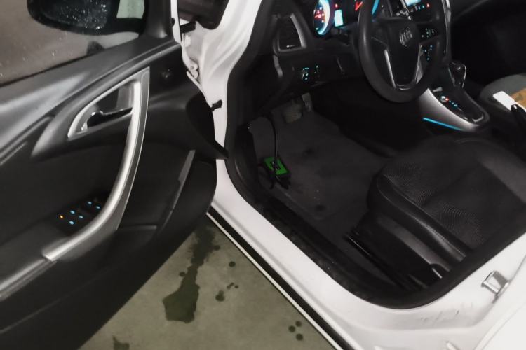 Used Buick GT 2014 XT 1.6L Automatic Fashion Edition Driver Seat