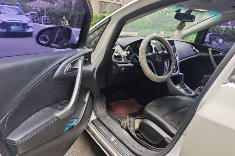 Used Buick GT 2014 XT 1.6L Automatic Fashion Edition Driver Seat