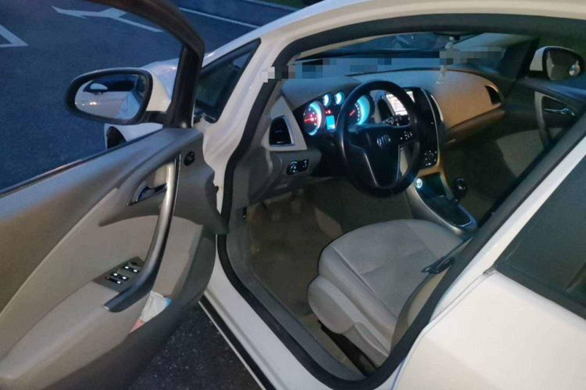 Used Buick GT 2014 XT 1.6L Manual Comfort Edition Driver Seat