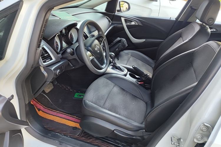 Used Buick GT 2014 XT 1.6L Automatic Fashion Edition Driver Seat