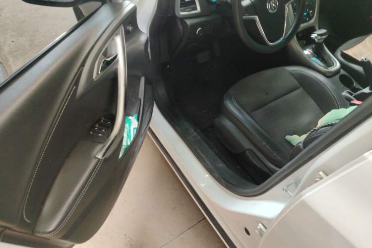 Used Buick GT 2014 XT 1.6L Automatic Fashion Edition Driver Seat