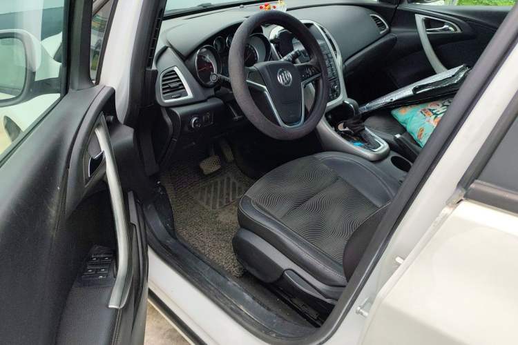 Used Buick GT 2014 XT 1.6L Automatic Comfort Edition Driver Seat