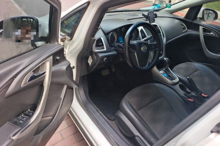 Used Buick GT 2014 XT 1.6L Automatic Fashion Edition Driver Seat