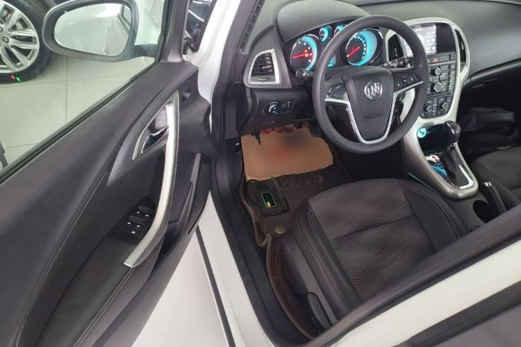 Used Buick GT 2014 XT 1.6L Automatic Fashion Edition Driver Seat