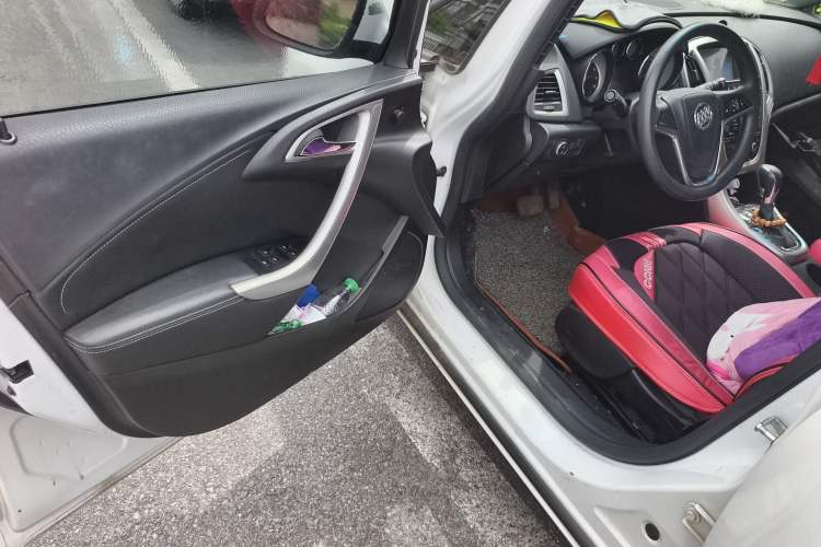 Used Buick GT 2014 XT 1.6L Automatic Fashion Edition Driver Seat