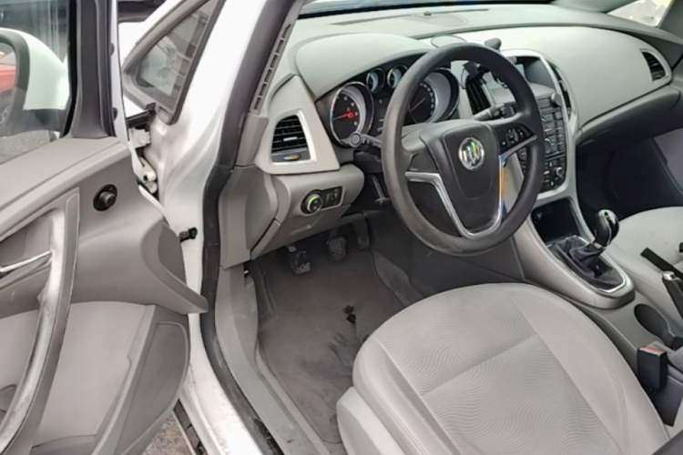Used Buick GT 2014 XT 1.6L Manual Entry-Level Model Driver Seat