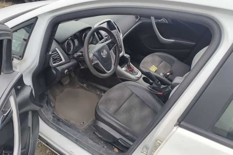 Used Buick GT 2014 XT 1.6L Automatic Fashion Edition Driver Seat