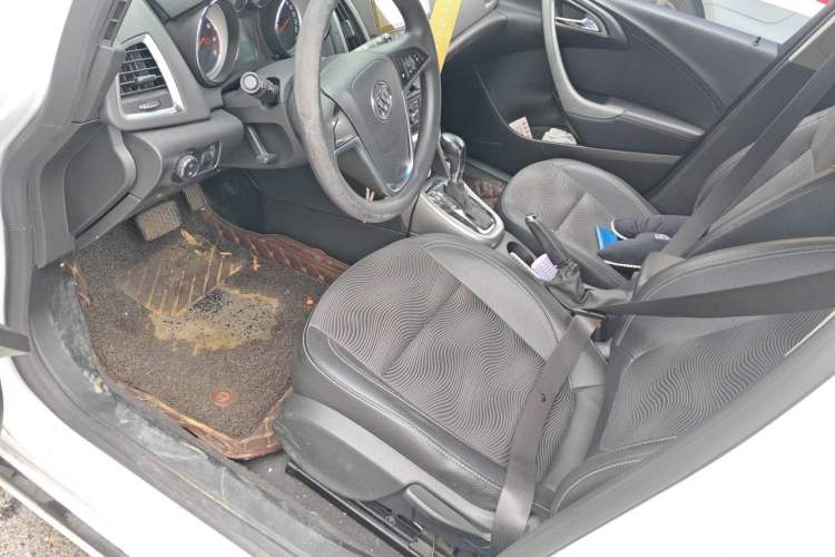 Used Buick GT 2014 XT 1.6L Automatic Fashion Edition Driver Seat