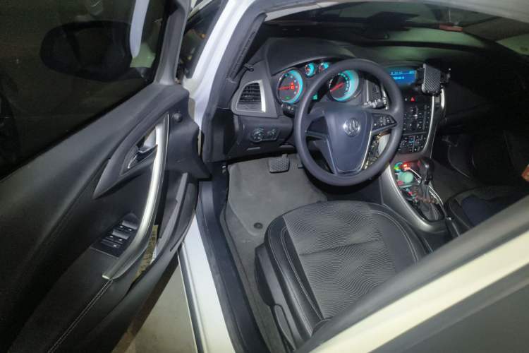 Used Buick GT 2014 XT 1.6L Automatic Fashion Edition Driver Seat