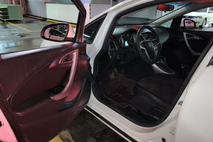 Used Buick GT 2014 XT 1.6L Automatic Fashion Edition Driver Seat