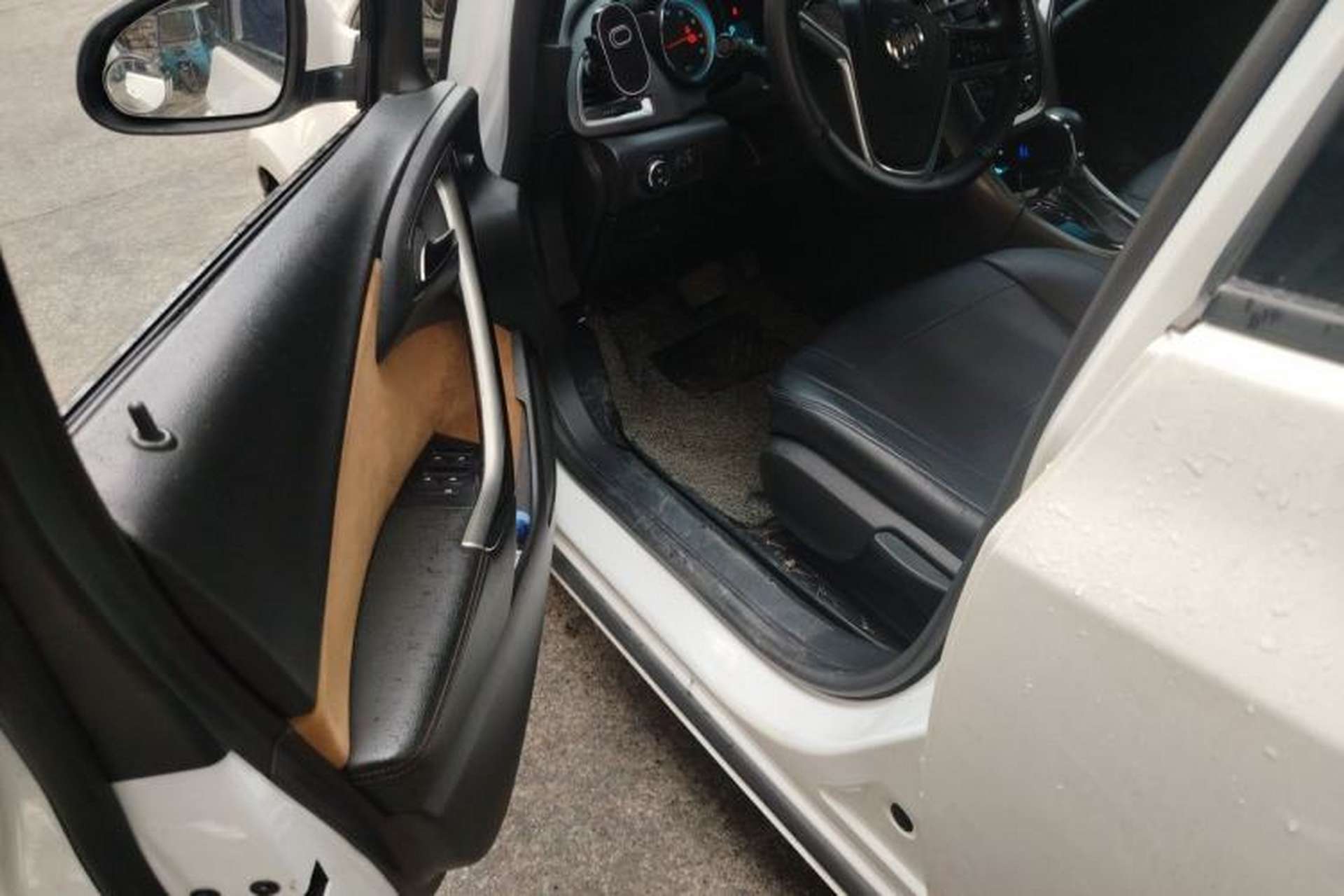Used Buick GT 2014 XT 1.6L Automatic Fashion Edition Driver Seat