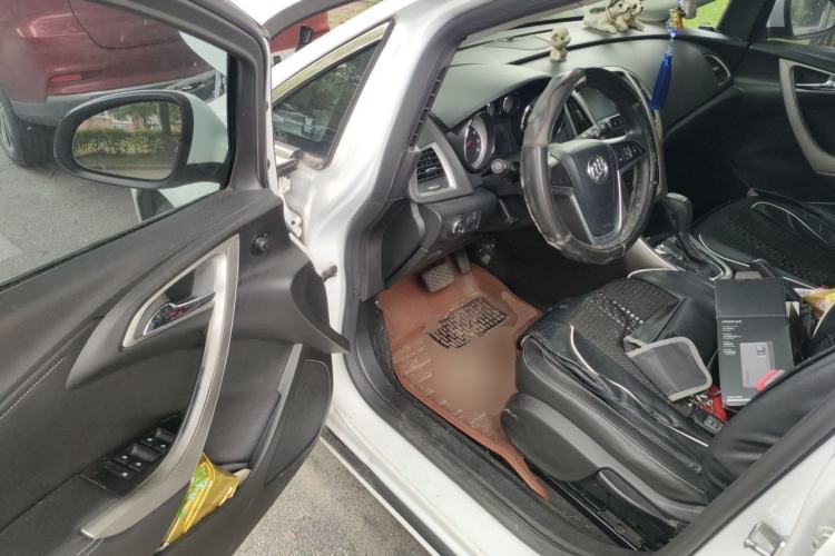 Used Buick GT 2014 XT 1.6L Automatic Fashion Edition Driver Seat