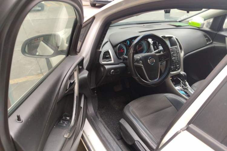 Used Buick GT 2014 XT 1.6L Automatic Fashion Edition Driver Seat