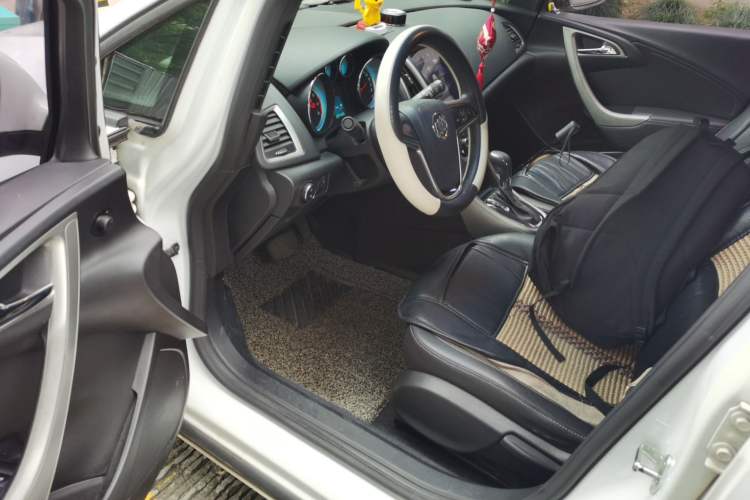 Used Buick GT 2014 XT 1.6L Automatic Fashion Edition Driver Seat